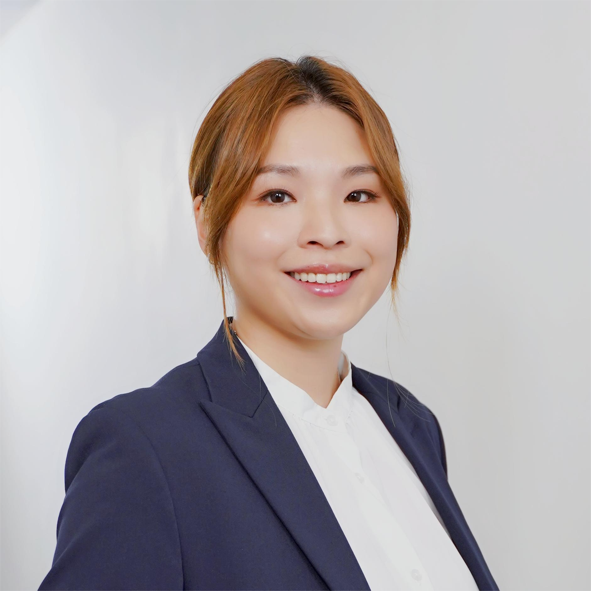 黃詠彤女士